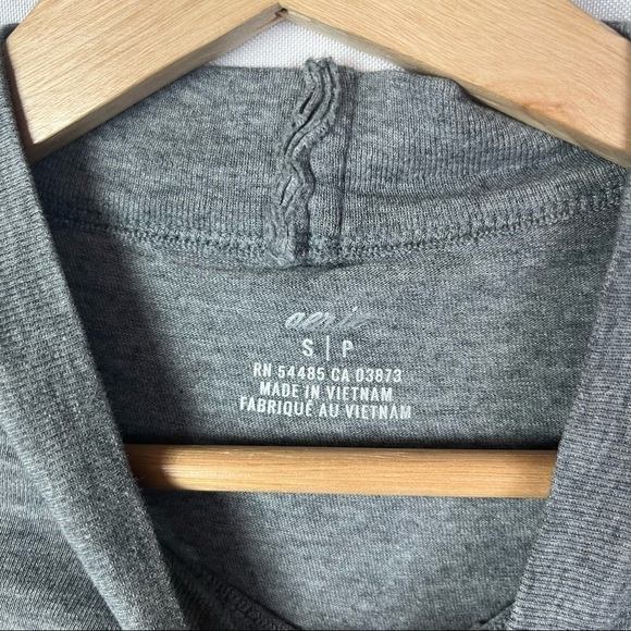 Aerie Light Gray Mock Neck Long Sleeve Cropped T-Shirt S - Picture 6 of 6